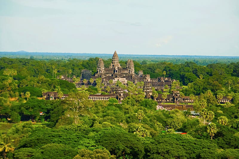 Комплекс виска Angkor Wat, вид с воздуха Камбоджа ужинает siem Самый большой религиозный памятник в мире 162 6 гектаров стоковые фото Комплекс виска Angkor Wat, вид с воздуха Камбоджа ужинает siem Самый большой религиозный памятник в мире 162 6 гектаров стоковые фото