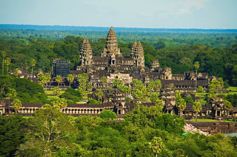 Комплекс виска Angkor Wat, вид с воздуха Камбоджа ужинает siem Самый большой религиозный памятник в мире 162 6 гектаров стоковое фото rf Комплекс виска Angkor Wat, вид с воздуха Камбоджа ужинает siem Самый большой религиозный памятник в мире 162 6 гектаров стоковое фото rf