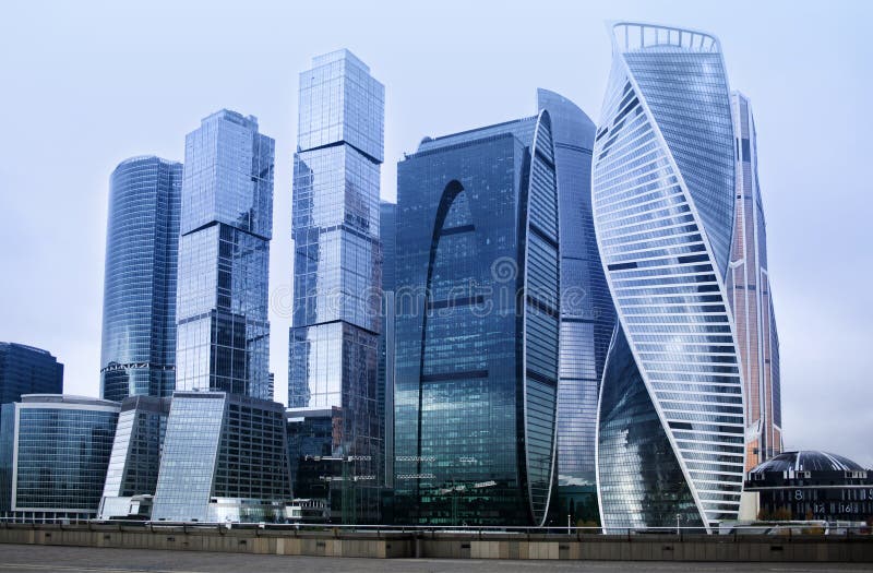Комплекс города Москвы офисного здания небоскреба Технология дела Предпосылка архитектуры города корпорации современная стоковое изображение rf Комплекс города Москвы офисного здания небоскреба Технология дела Предпосылка архитектуры города корпорации современная стоковое изображение rf