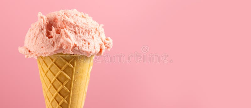 конусы шоколада предпосылки cream мороженое льда над белизной ванили клубники фисташки Мороженое вкуса клубники или поленики в ко стоковые фото конусы шоколада предпосылки cream мороженое льда над белизной ванили клубники фисташки Мороженое вкуса клубники или поленики в ко стоковые фото