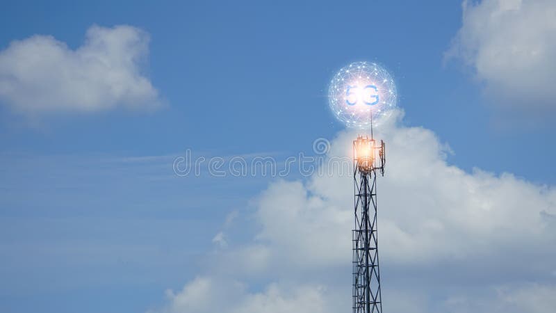 Концепция будущей технологии беспроводной сети 5G, которая будет контролировать все через электронные устройства или иметь коротк стоковые изображения rf