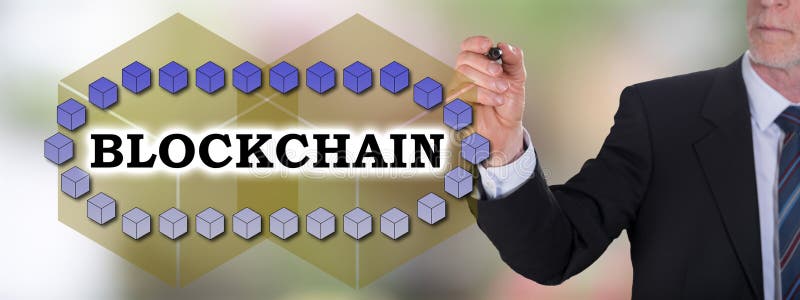 Концепция технологии блокчейн, разработанная бизнесменом стоковое фото rf