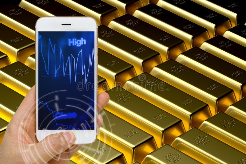 Концепция цены на золото торгуя используя Smartphone или умный прибор к m стоковая фотография rf Концепция цены на золото торгуя используя Smartphone или умный прибор к m стоковая фотография rf