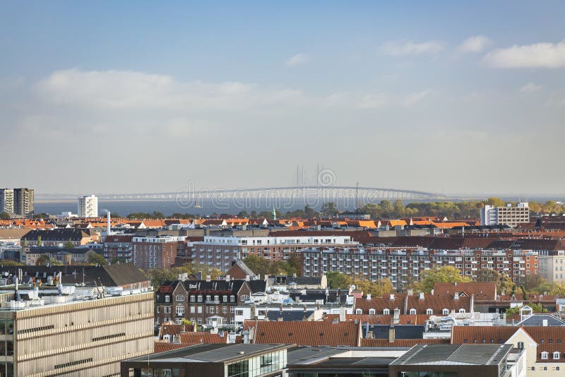Копенгаген и мост Oresund, Дания, редакционная стоковое фото rf Копенгаген и мост Oresund, Дания, редакционная стоковое фото rf
