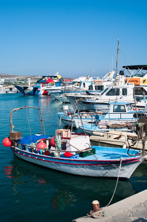 корабли napa гавани шлюпок agia стоковая фотография корабли napa гавани шлюпок agia стоковая фотография