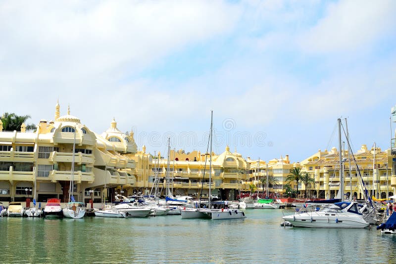 красивая Марина Benalmadena, Коста del Sol, Испания стоковое изображение rf красивая Марина Benalmadena, Коста del Sol, Испания стоковое изображение rf