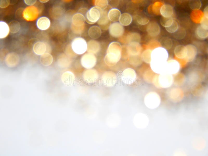 Красивая расплывчатая золотая предпосылка, праздничный свет bokeh стоковая фотография rf