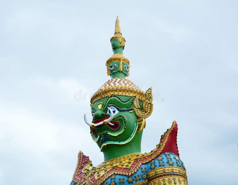 Красивая статуя зеленого гиганта на Wat Arun Бангкок Таиланд стоковое фото Красивая статуя зеленого гиганта на Wat Arun Бангкок Таиланд стоковое фото
