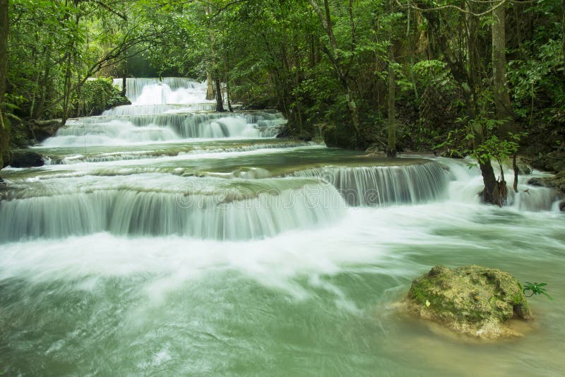 Красивейший водопад в Таиланде стоковые фото Красивейший водопад в Таиланде стоковые фото