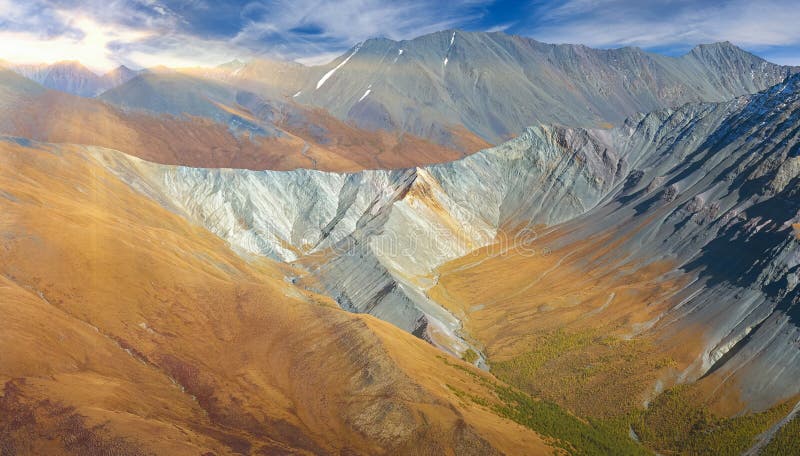 Красивый ландшафт осени, горы Россия Altai стоковое фото Красивый ландшафт осени, горы Россия Altai стоковое фото
