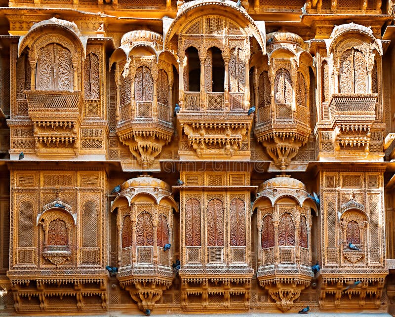 Красивый дворец Haveli ki Patwon сделанный из золотого известняка, Jaisalmer, Индии стоковое изображение rf Красивый дворец Haveli ki Patwon сделанный из золотого известняка, Jaisalmer, Индии стоковое изображение rf
