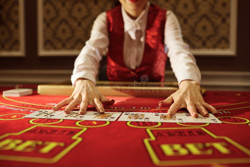 Крупье в казино оракул казино флеш рояль смотреть онлайн