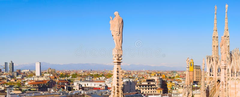крыша панорамы милана Италии duomo стоковая фотография крыша панорамы милана Италии duomo стоковая фотография