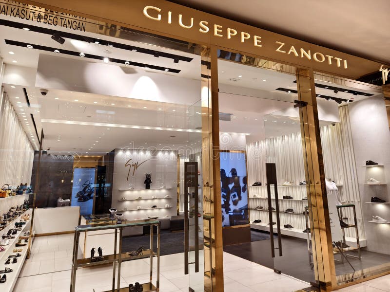 Magasin giuseppe zanotti 2025