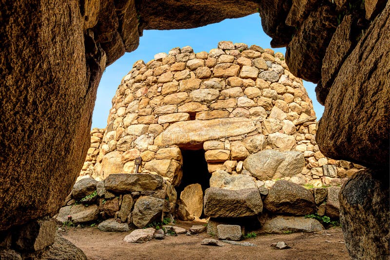 Ла Prisgiona Nuraghe стоковое изображение rf Ла Prisgiona Nuraghe стоковое изображение rf