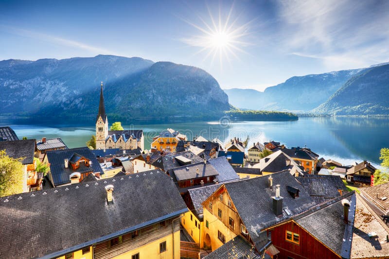 Ландшафт Австрии, гора озера горная вершина Hallstatt стоковое изображение rf Ландшафт Австрии, гора озера горная вершина Hallstatt стоковое изображение rf