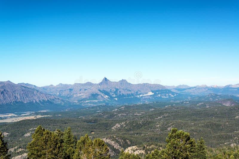 Ландшафт горной цепи Absaroka стоковые фотографии rf Ландшафт горной цепи Absaroka стоковые фотографии rf