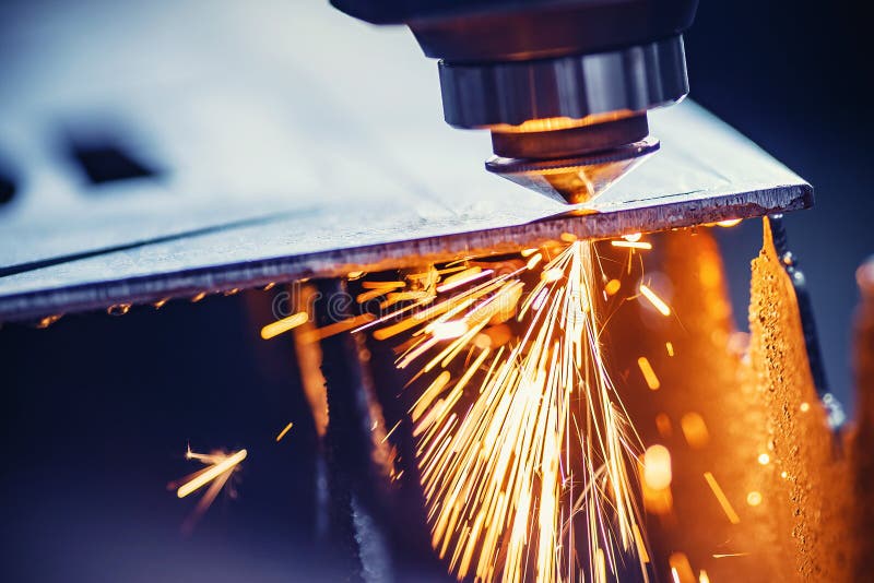 Листы газовой резки с чпу запускающую летает. Технология синего цвета стали современной промышленной стоковое фото rf