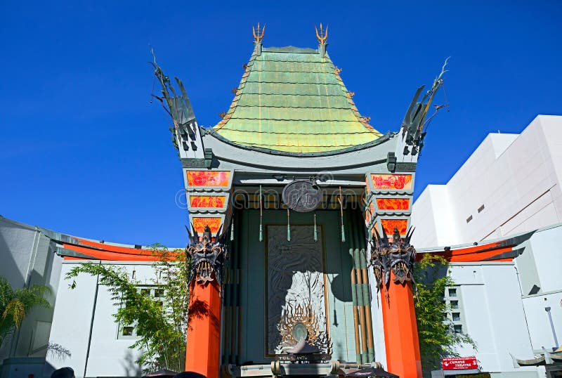 Grauman's Chinese theater â€” cinema 1162 seats located on Hollywood Boulevard in Los Angeles. The building was built in 1927 by impresario sid Grauman . In the cinema, traditionally held premieres of many Hollywood movies. Grauman's Chinese theater â€” cinema 1162 seats located on Hollywood Boulevard in Los Angeles. The building was built in 1927 by impresario sid Grauman . In the cinema, traditionally held premieres of many Hollywood movies.