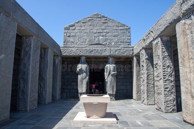 Мавзолей Lovcen, Черногория стоковые фотографии rf Мавзолей Lovcen, Черногория стоковые фотографии rf