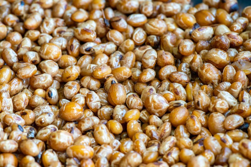 Макро CloseUp из отварного и сушеного золотого соя стоковые фото