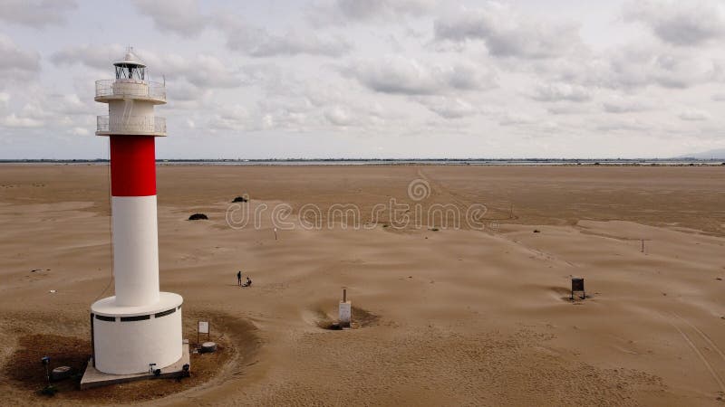 Маяк del faro del Эбре delta fangar в Испании стоковая фотография