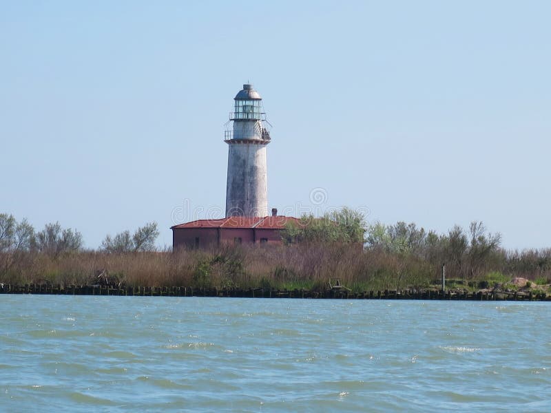 Маяк долин эмилия-Романьи перепада Po Comacchio Италии стоковая фотография rf