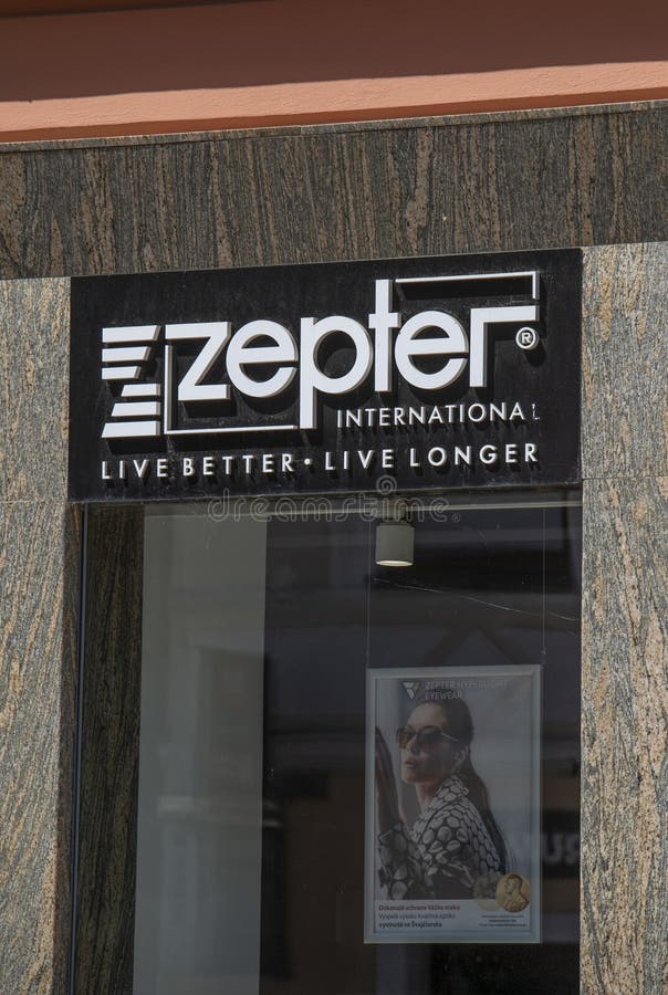 Международный магазин Zepter в Банска-Быстрица. Zepter International - швейцарский потребитель стоковое фото