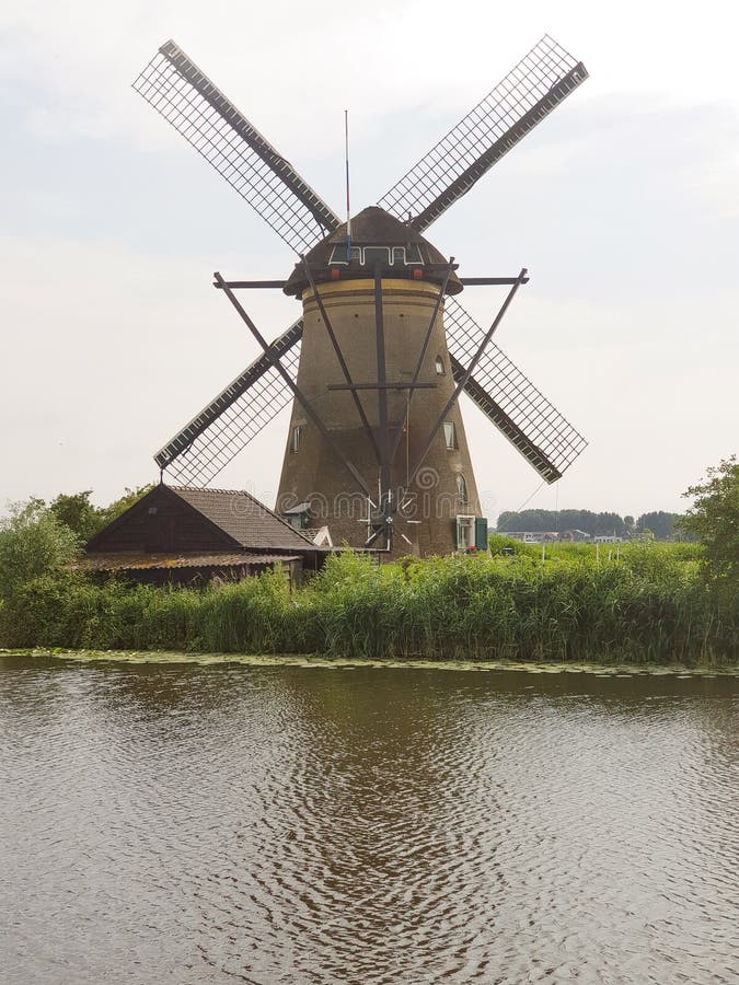 Windmills are part of Dutch history. There are over 1,000 such mills in the country. Windmills are part of Dutch history. There are over 1,000 such mills in the country.