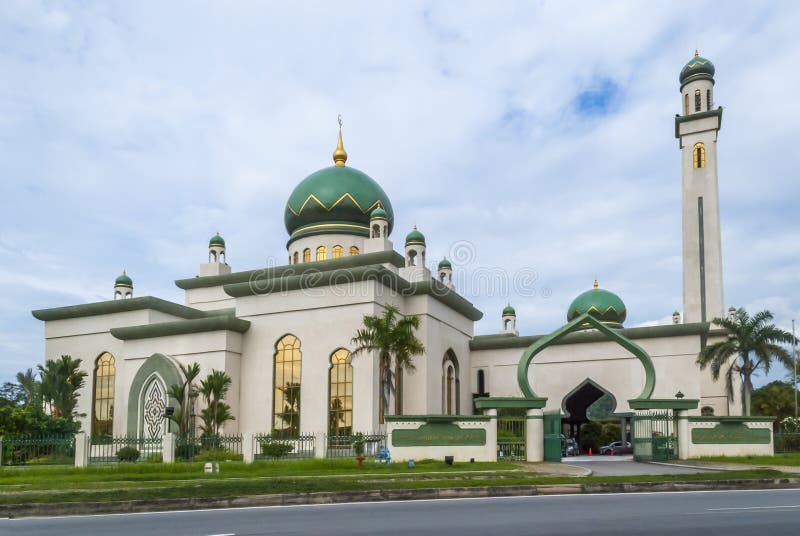 The village mosque is Al-Ameerah Al-Hajjah Maryam Mosque it was inaugurated by Sultan Hassanal Bolkiah on 29 January 1999.[13] It can accommodate 2,000 worshippers.[13] The mosque is a waqf (Islamic endowment) of Mariam binti Abdul Aziz,[13] a former consort of Sultan Hassanal Bolkiah.-wiki. The village mosque is Al-Ameerah Al-Hajjah Maryam Mosque it was inaugurated by Sultan Hassanal Bolkiah on 29 January 1999.[13] It can accommodate 2,000 worshippers.[13] The mosque is a waqf (Islamic endowment) of Mariam binti Abdul Aziz,[13] a former consort of Sultan Hassanal Bolkiah.-wiki