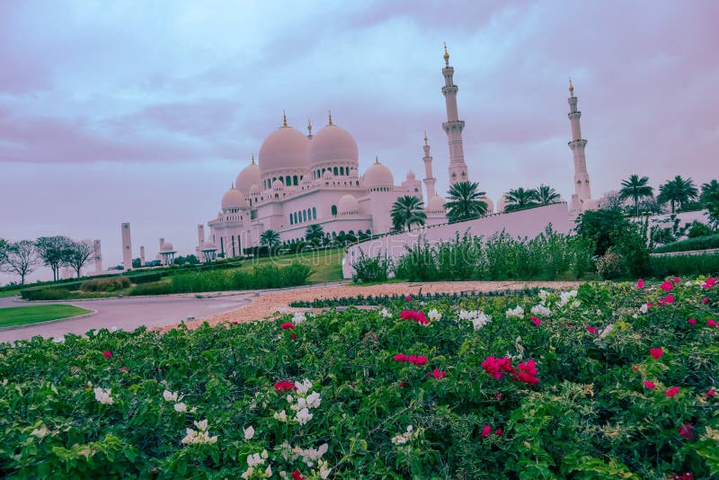 Мечеть шейха заеда в Абу-Даби стоковая фотография