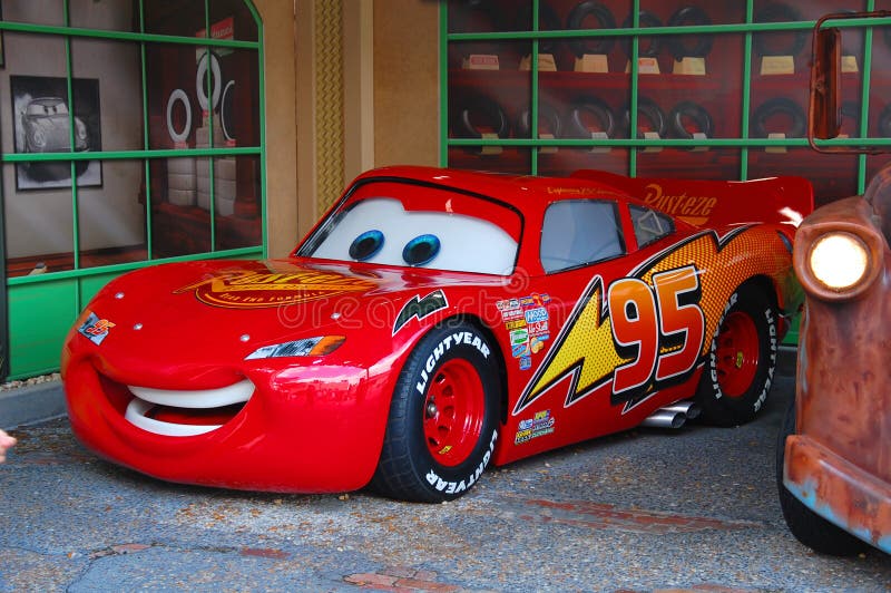 Молния McQueen - автомобили Дисней Pixar Редакционное Фото ...