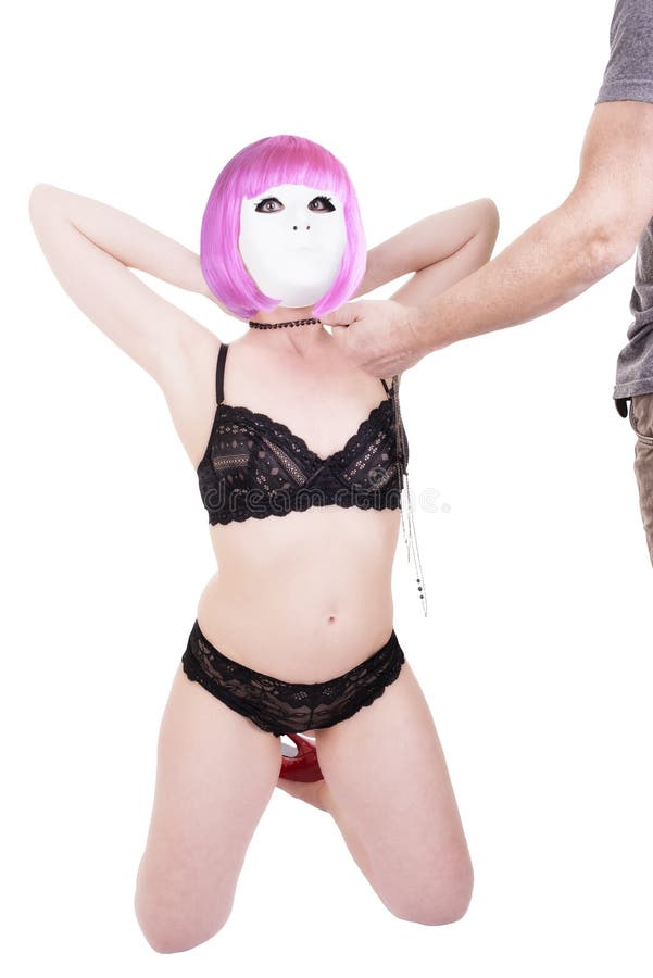 Молодая женщина с shibari. Молодая женщина при shibari, изолированное на белой предпосылке