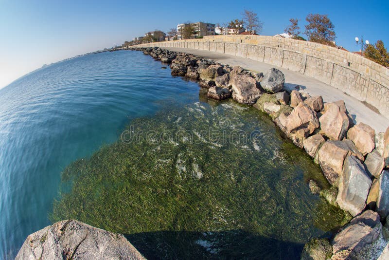 Молчаливый залив Чёрного моря в Pomorie, Болгарии стоковая фотография