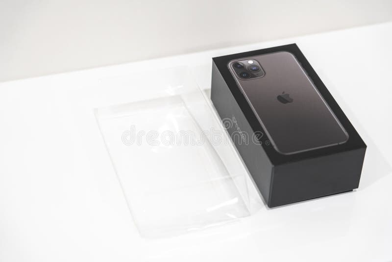 Apple Iphone 11 versions and Apple Watch 5, release - Dreamstime