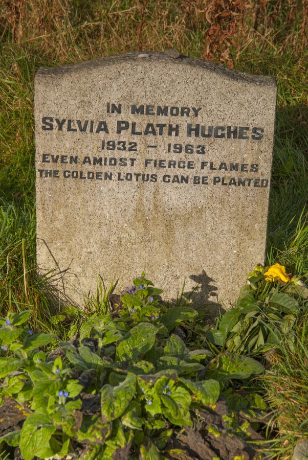 Могильный камень Сильвии Plath стоковое фото rf Могильный камень Сильвии Plath стоковое фото rf