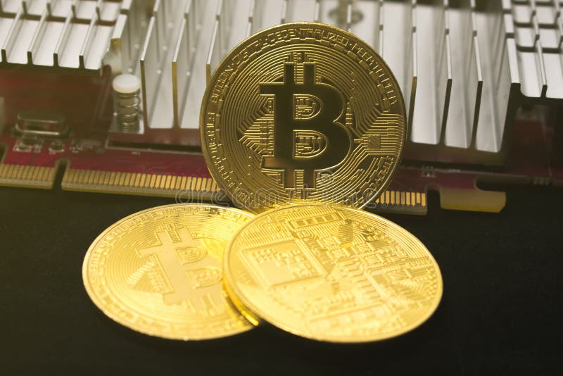 Монетка Bitcoin на видеокарте Минируя cryptocurrency Bitcoin светит стоковое изображение rf Монетка Bitcoin на видеокарте Минируя cryptocurrency Bitcoin светит стоковое изображение rf