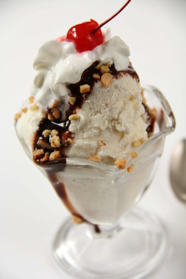Мороженое Sundae шоколада стоковое изображение Мороженое Sundae шоколада стоковое изображение