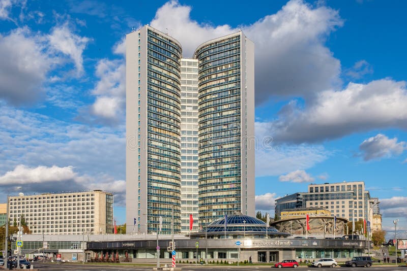 Москва - 29-ое сентября 2018: Ландшафт города с взглядом на книге дома здания CMEA, str Noviy Arbat, 36 стоковая фотография rf Москва - 29-ое сентября 2018: Ландшафт города с взглядом на книге дома здания CMEA, str Noviy Arbat, 36 стоковая фотография rf