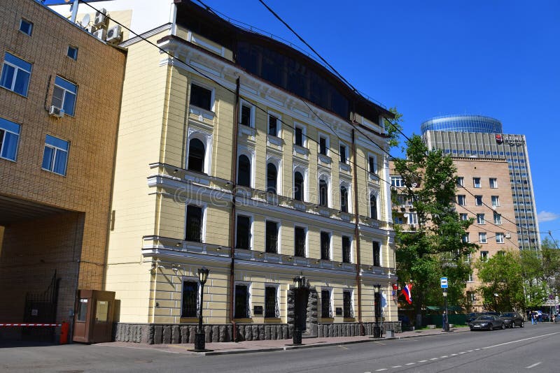 Москва, Россия, 8-ое мая 2018 Дом 10 на улице Plyushchikha в Москве Дом Николас любящего Брат общества 1897-189 стоковая фотография rf Москва, Россия, 8-ое мая 2018 Дом 10 на улице Plyushchikha в Москве Дом Николас любящего Брат общества 1897-189 стоковая фотография rf