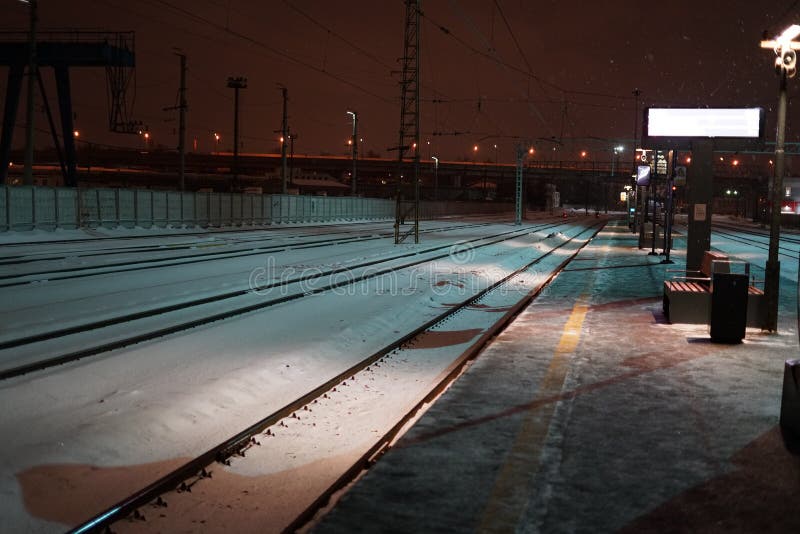 Москва- Россия 16-ое февраля 2021 : Остановка железнодорожный вокзал диаметров Московского центра. Его с его стоковая фотография rf