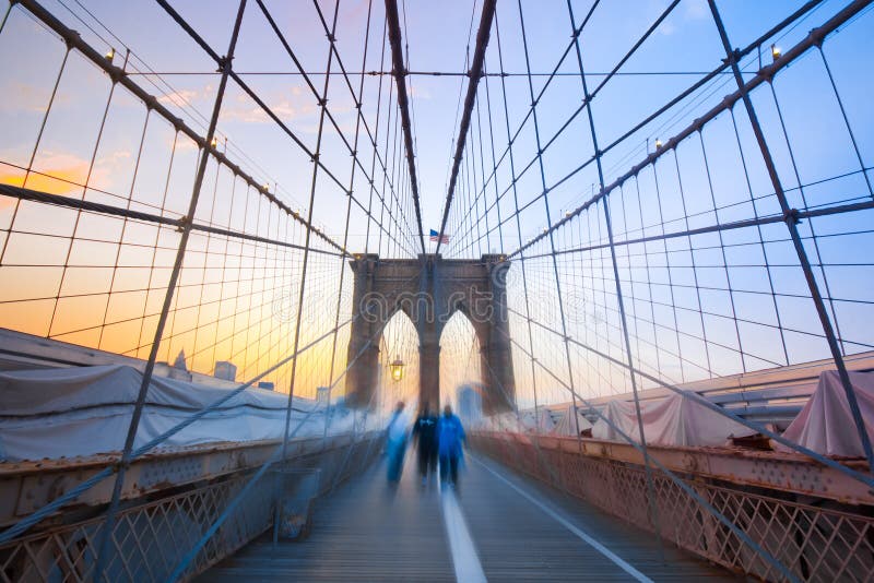мост brooklyn мальчиков стоковые фото мост brooklyn мальчиков стоковые фото