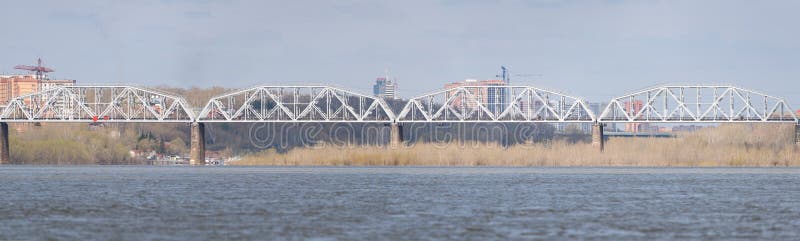 Мост утюга железнодорожный стоковые изображения