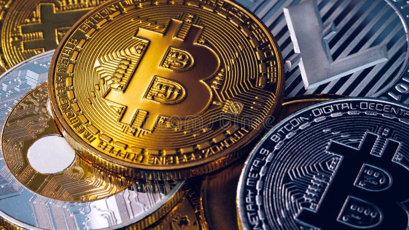 набор монеток криптографии, биткойн, ethereum, litecoin, ripple Цифровая валюта Криптократия Серебряный и золотой стоковая фотография набор монеток криптографии, биткойн, ethereum, litecoin, ripple Цифровая валюта Криптократия Серебряный и золотой стоковая фотография