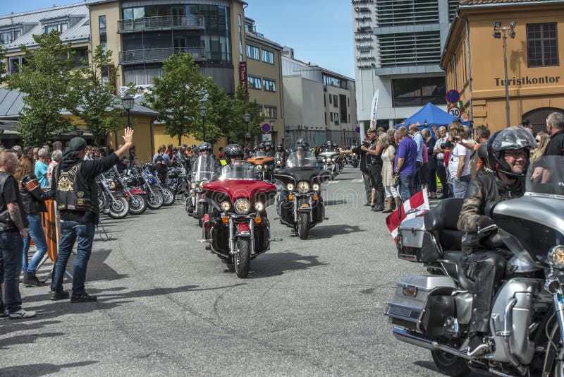 Национальное ралли Halden БОРОВА, Норвегия 12-ое до 15 июня 2014 (runn велосипедов стоковые фотографии rf