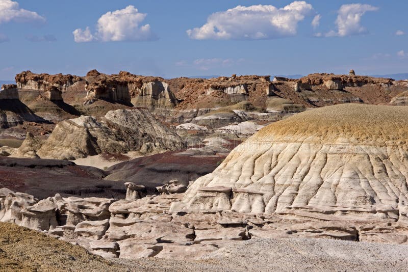 Неплодородные почвы Bisti, Неш-Мексико, США стоковые фотографии rf Неплодородные почвы Bisti, Неш-Мексико, США стоковые фотографии rf