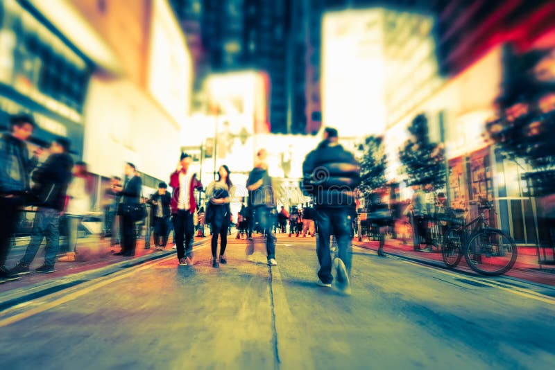 Неясное изображение улицы города ночи Hong Kong стоковые изображения