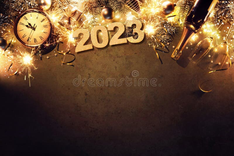 новые годы накануне 2023 года с праздничным фоном с ветвями, рождественскими праздниками, подарочными коробками и огнями новые годы накануне 2023 года с праздничным фоном с ветвями, рождественскими праздниками, подарочными коробками и огнями