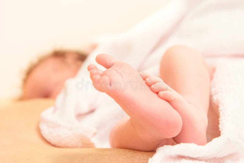 ноги младенца newborn стоковое изображение rf ноги младенца newborn стоковое изображение rf