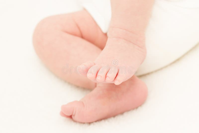 ноги младенца newborn стоковые изображения rf ноги младенца newborn стоковые изображения rf